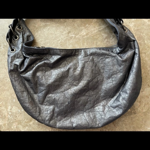 Matt & Nat metallic vegan leather hobo purse - Picture 3 of 13